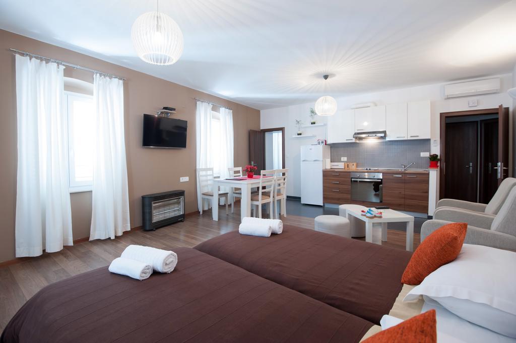Rooms & Apartments 72 Zadar Oda fotoğraf