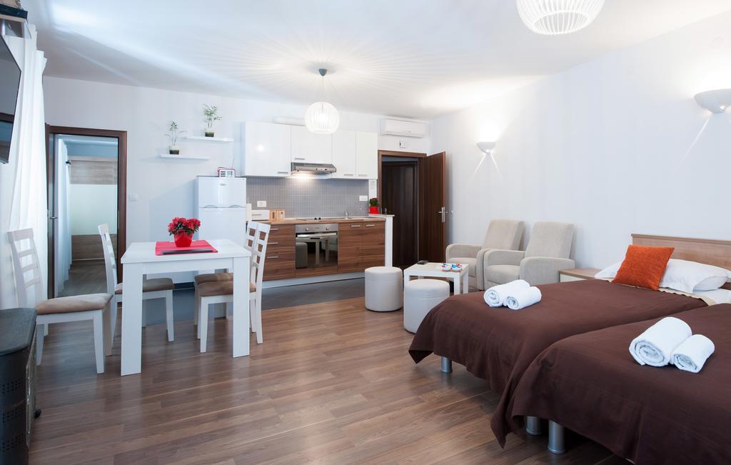 Rooms & Apartments 72 Zadar Oda fotoğraf